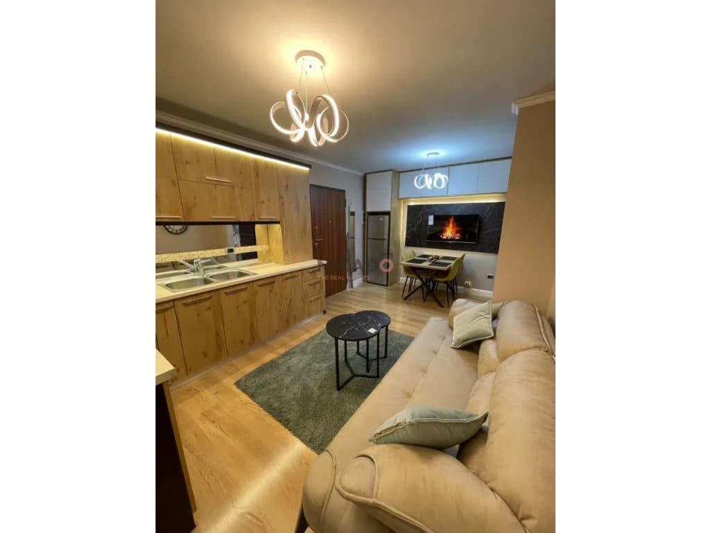 Apartament 2+1 luksoz me qira – përballë Delijorgjit !
