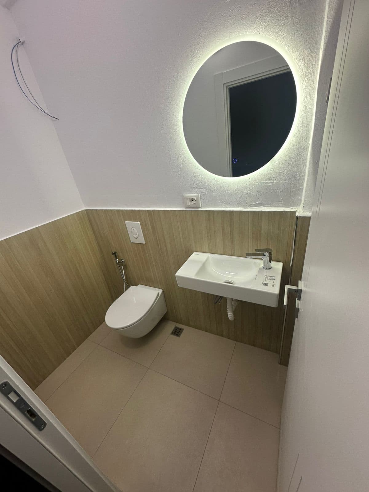 Ambient Biznesi për Qira – Marina Bay, Vlorë ! 3