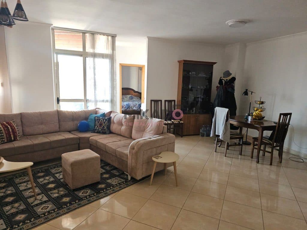 Jepet me qira apartament 2+1 tek Rruga e Barrikadave! 2