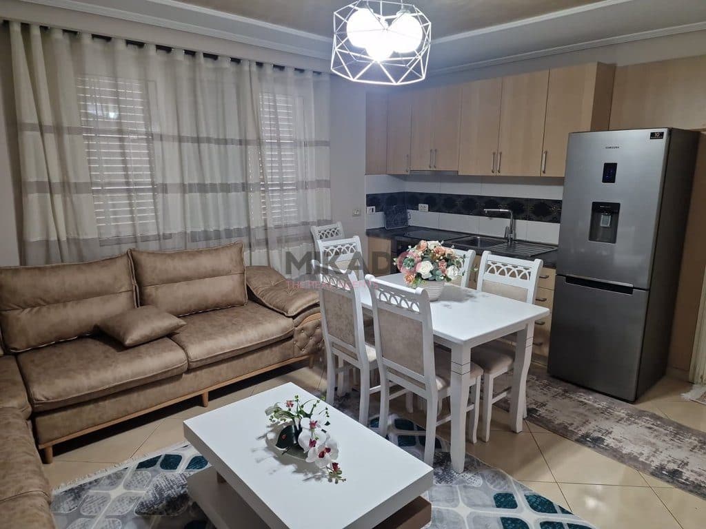 Jepet me Qira Apartament 2+1 – Ring Center, Zogu i Zi! 2