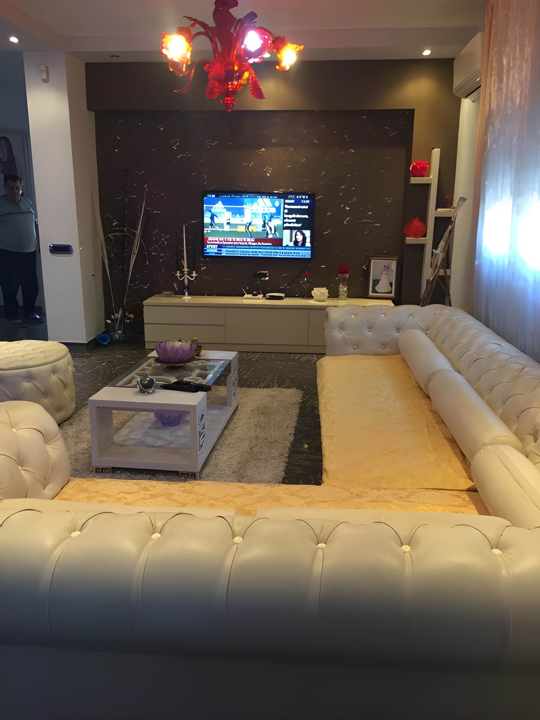 Jepet Apartament me Qira 2+1 - Komuna e parisit ! 4