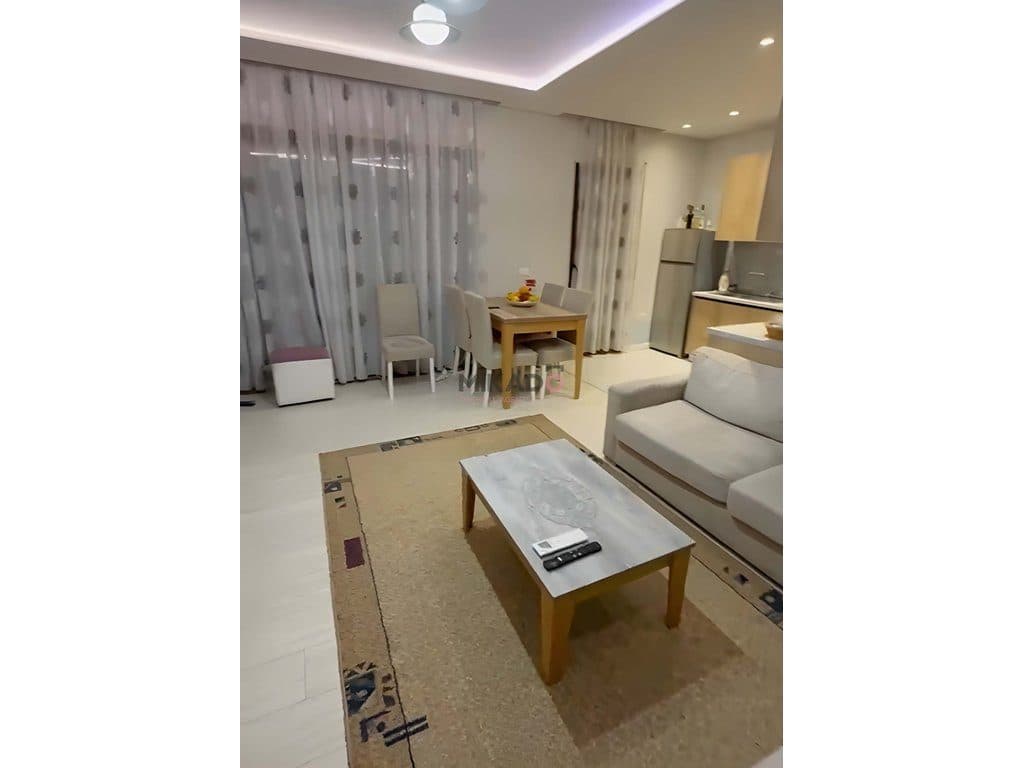 Jepet Apartament me Qira 1+1 në Astir – Me Super Verandë! 4