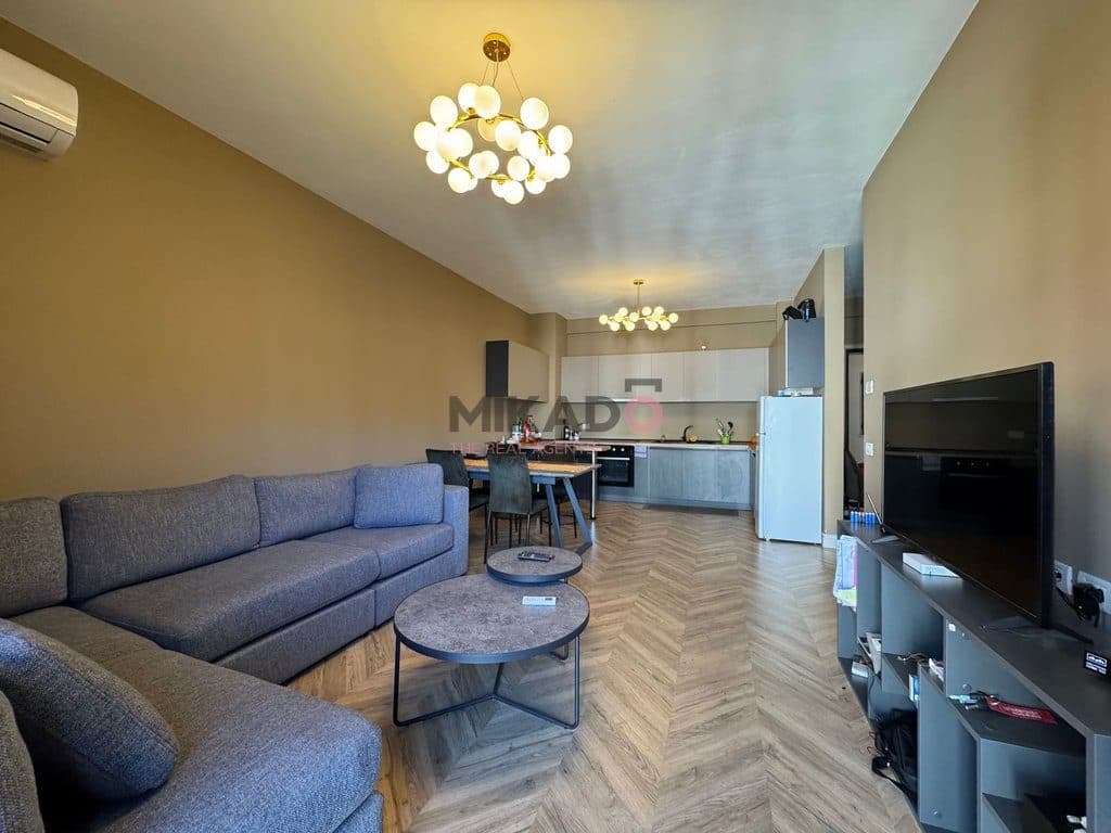 Shitet apartament 2+1 me 1 post parkimi tek Green City!