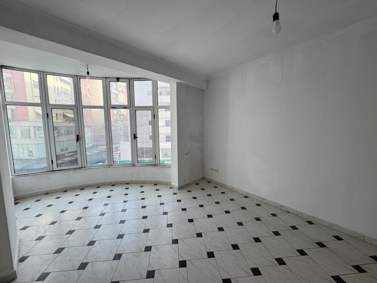 Apartament për Shitje 2+1 + 2 Ballkone – Astir !