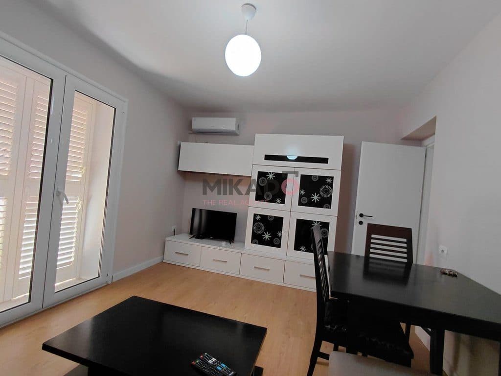 Jepet Apartament me Qira 1+1 tek Rruga e Dibrës ! 3