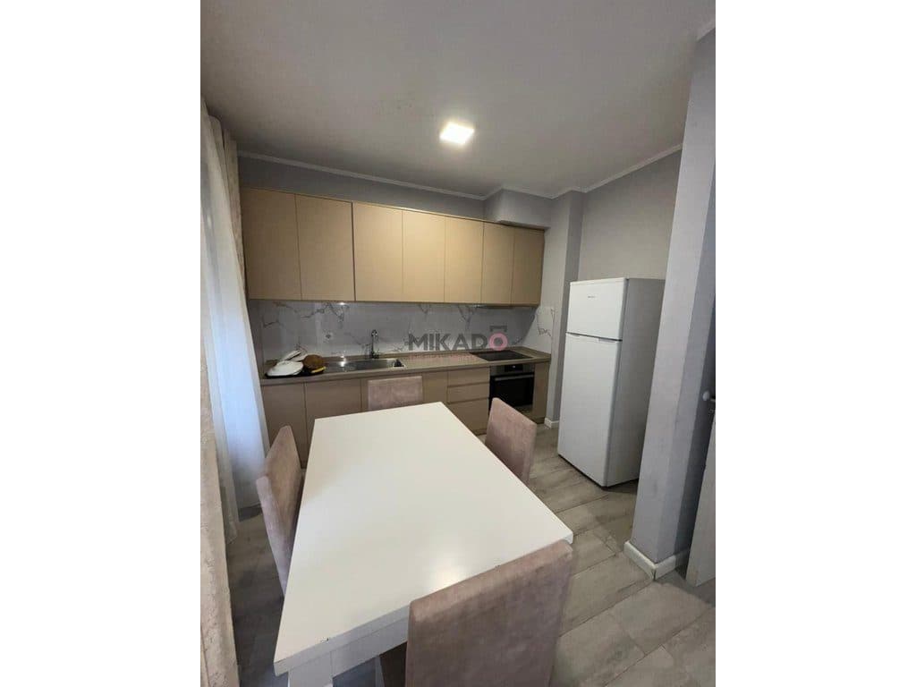 Shitet Apartament 1+1 me Ballkon – Rruga 5 Maji (Concordi)! 3