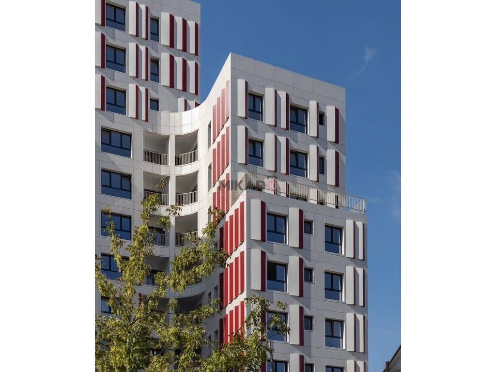 Shitet Apartament 2+1+2 tek Ultra Tech Residence, Zogu i Zi!