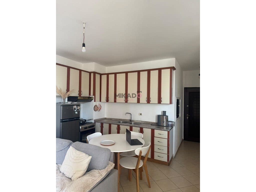 Apartament 1+1 me qira – Përballë Kompleksit Delijorgji ! 3