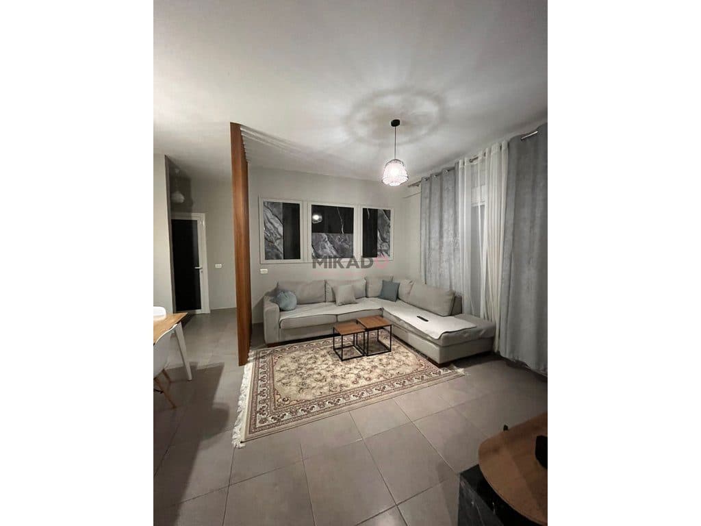 Jepet me Qira Apartament 1+1 – Pranë Terminalit Jug-Veri ! 2