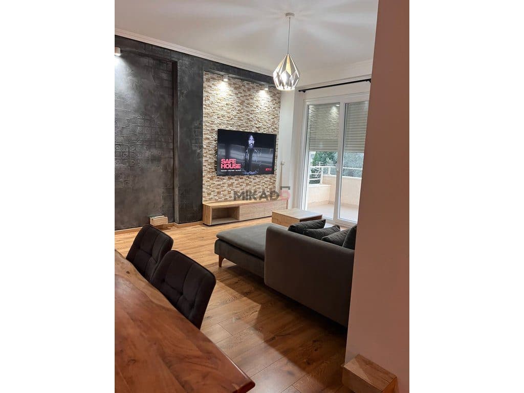 Jepet me Qira Apartament Luksoz 2+1 – Kopshti Botanik ! 3