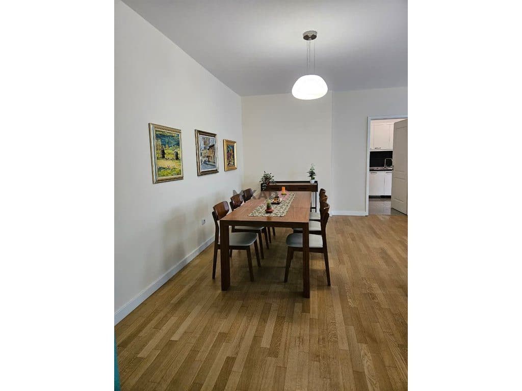 Shitet Apartament 2+1 - Rezidenca "Porta Tirana e Re" ! 4