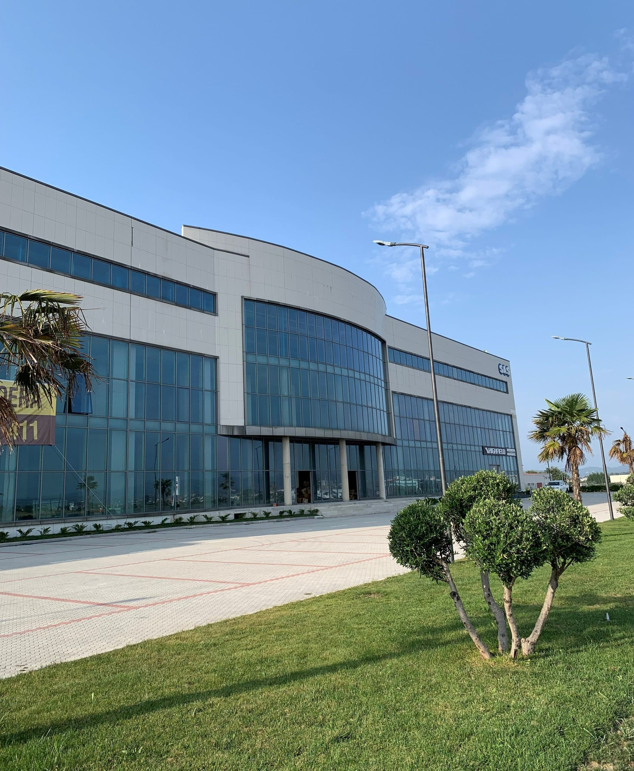 Shitet Ambjent Industrial Super Luksoz ne Durres, Xhafzotaj!!! 2