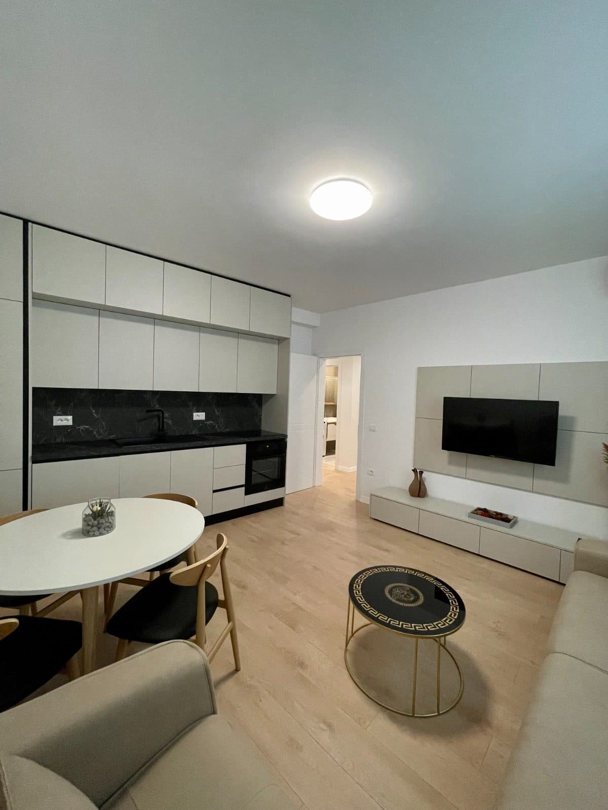 Jepet Apartament modern 2+1 me qira – Rruga e Kavajës ! 2