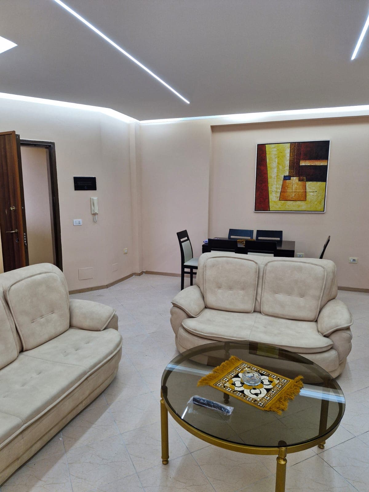 Apartament 2+1 me qira – Rr. e Kosovareve, pranë Liqenit Artificial ! 2