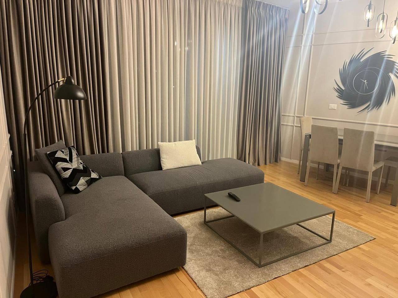 Jepet me Qira Apartament 2+1+2 me 1 Post Parkimi tek Lake View Residence!