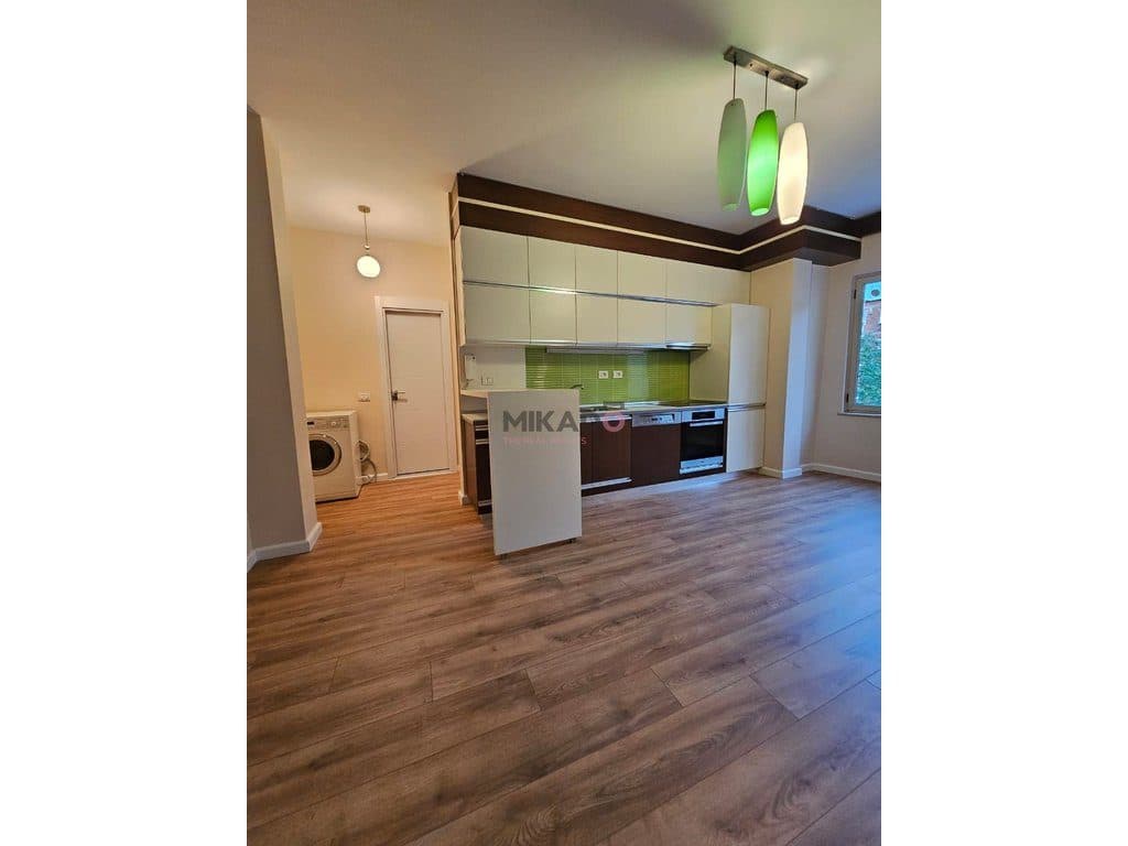 Shitet apartament 1+1 – Rruga Mine Peza (përballë Golden Tower) ! 3