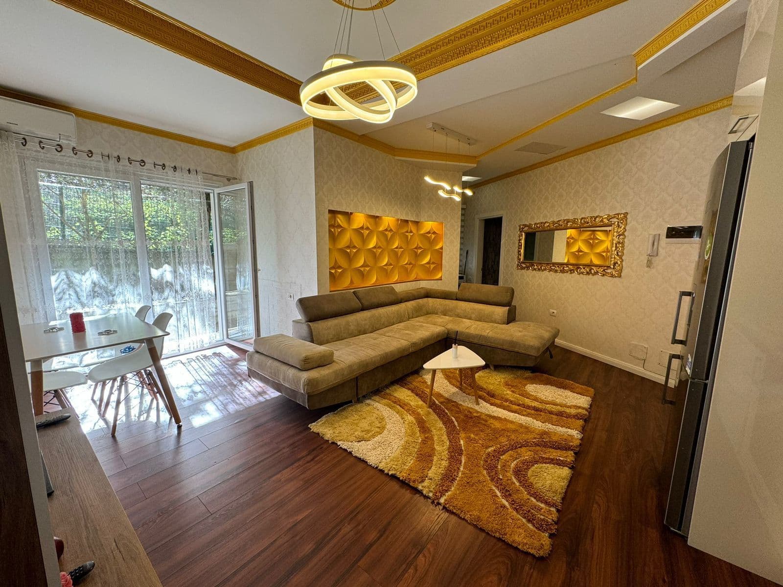 Jepet me Qira Apartament 2+1 + Verandë – buzë Liqenit të Thatë !