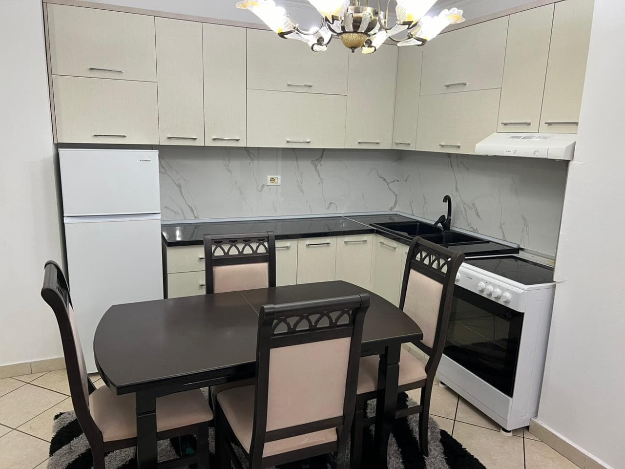 Jepet Apartament 2+1+2 me qira – pranë Kika 1 ! 4