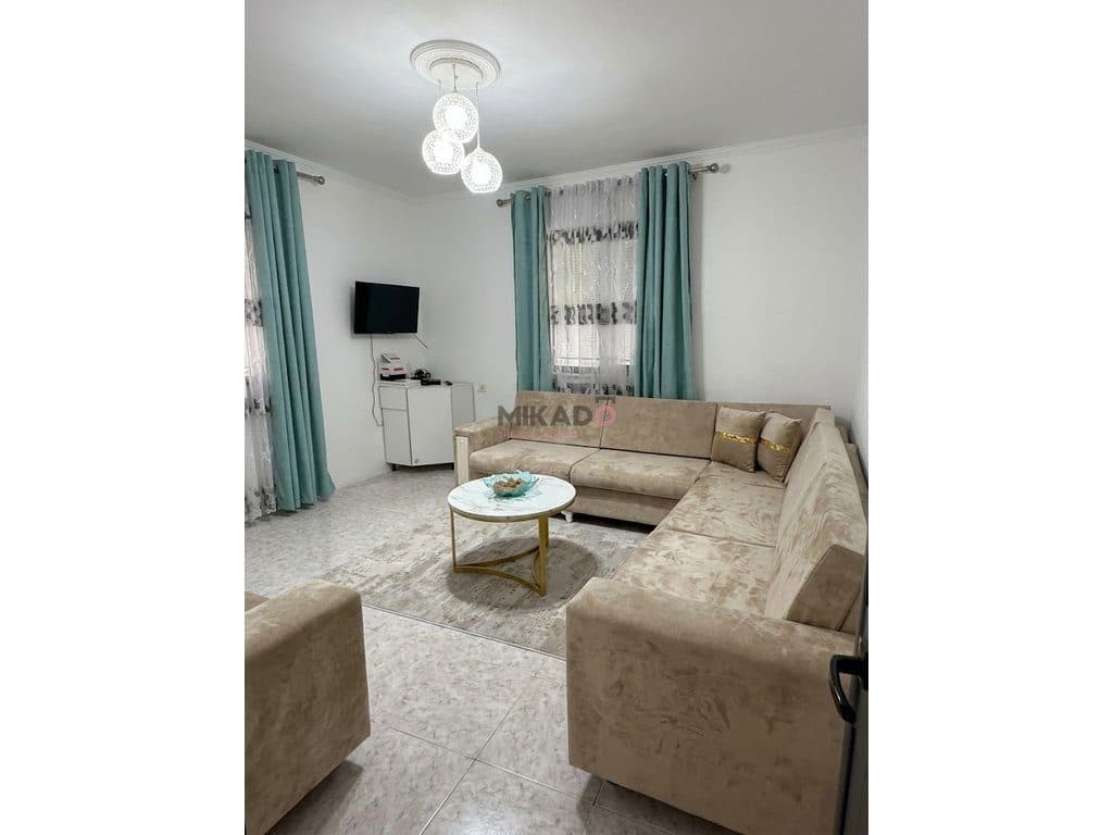 Shtëpi Private 2+1 me Qira Oborr & Parkim – Fusha e Ali Demit !