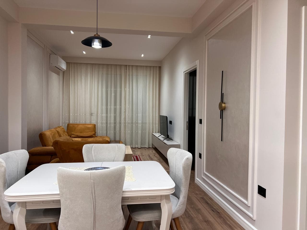 Jepet me Qira Apartament 1+1 - Rruga Mine Peza 3