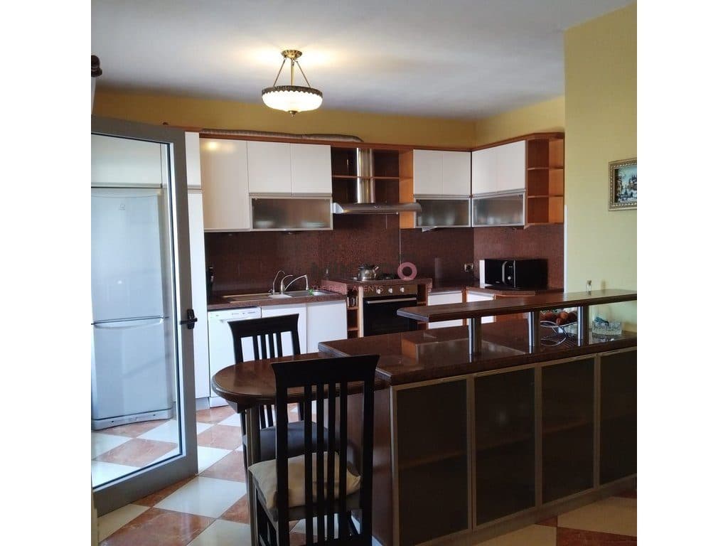 Shitet apartament 2+1+2 + Ballkon – Rruga e Kosovarëve ! 3