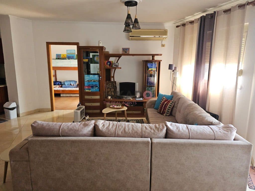 Jepet me qira apartament 2+1 tek Rruga e Barrikadave! 3