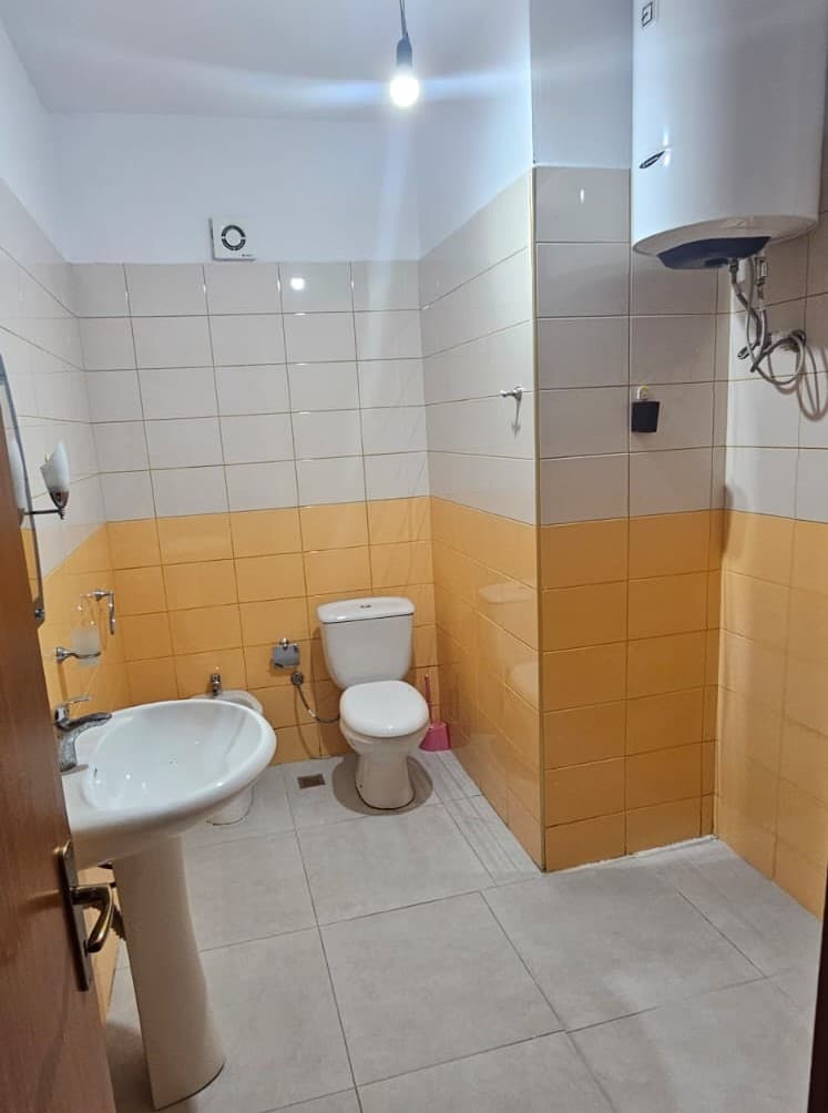 Apartament 2+1+2 me qira – Yzberisht, përballë Grand Gallery !