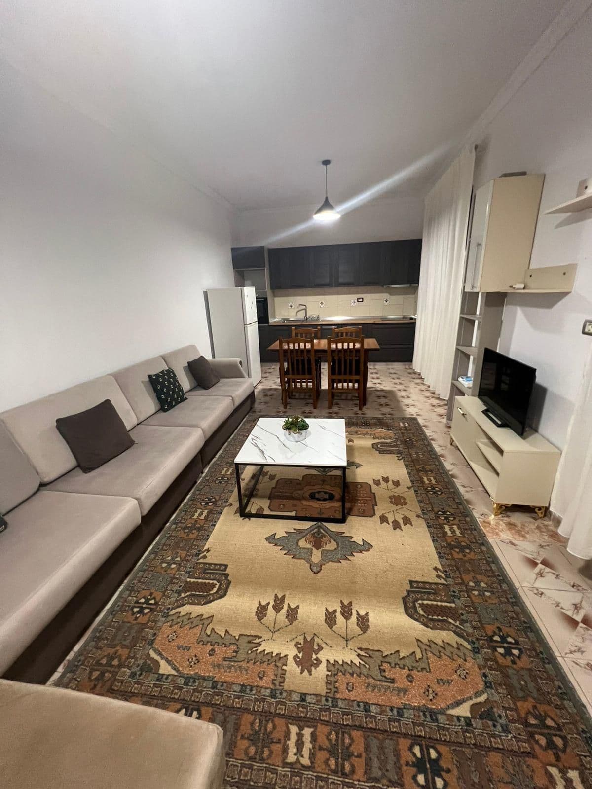 Apartament 1+1 me qira – Rruga 5 Maji !
