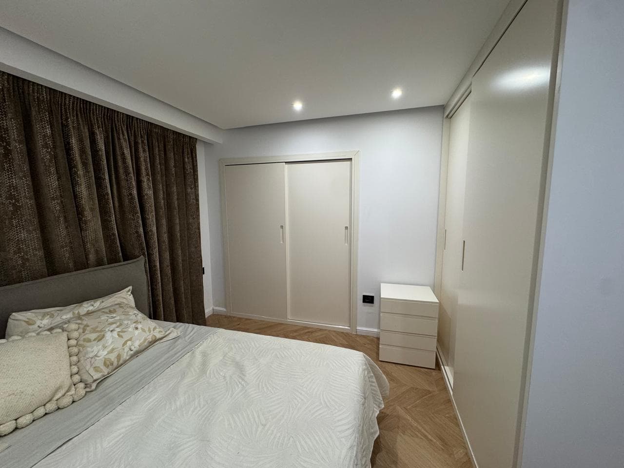 Jepet me Qira Apartament 1+1 ne Qender! 4