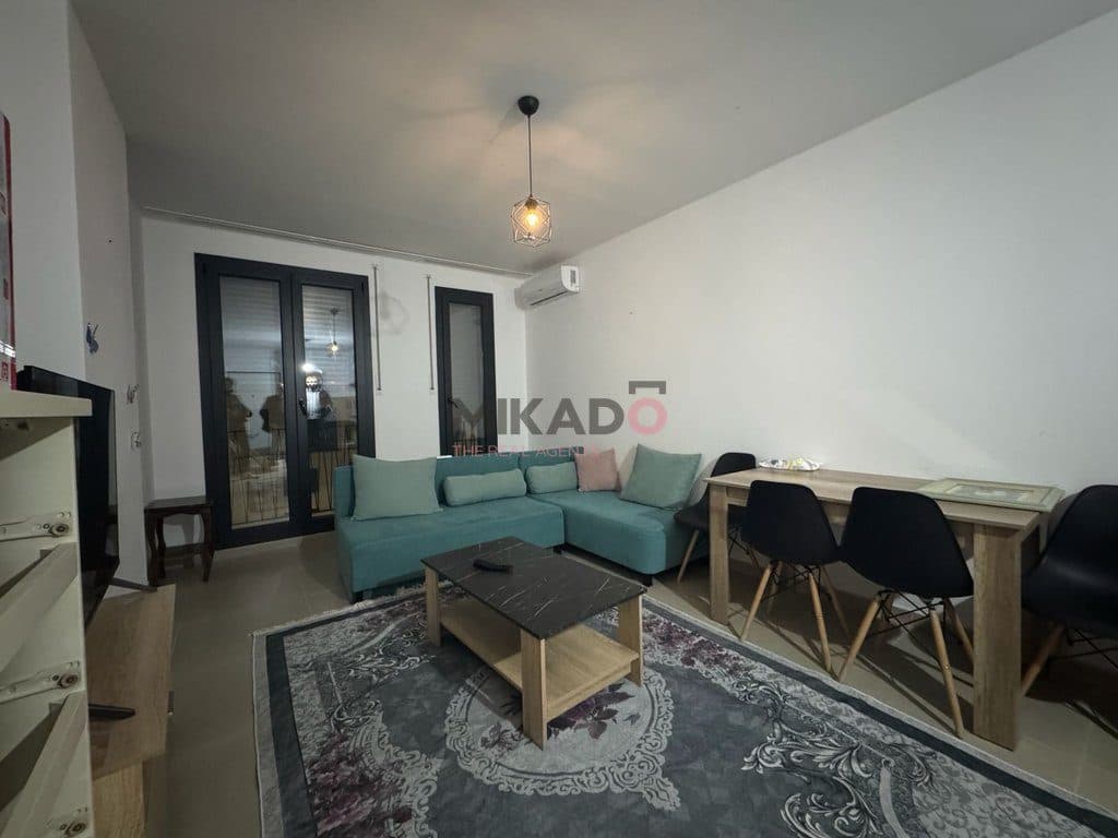 Shitet Apartament 1+1 - Kompleksi Zirkon, Rruga Kongresi i Manastirit!