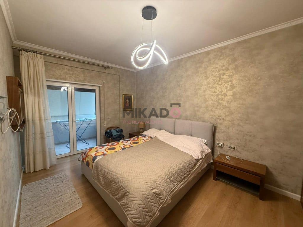 Jepet me Qira Apartament 2+1+2 tek Galeria 17 Nentori! 4