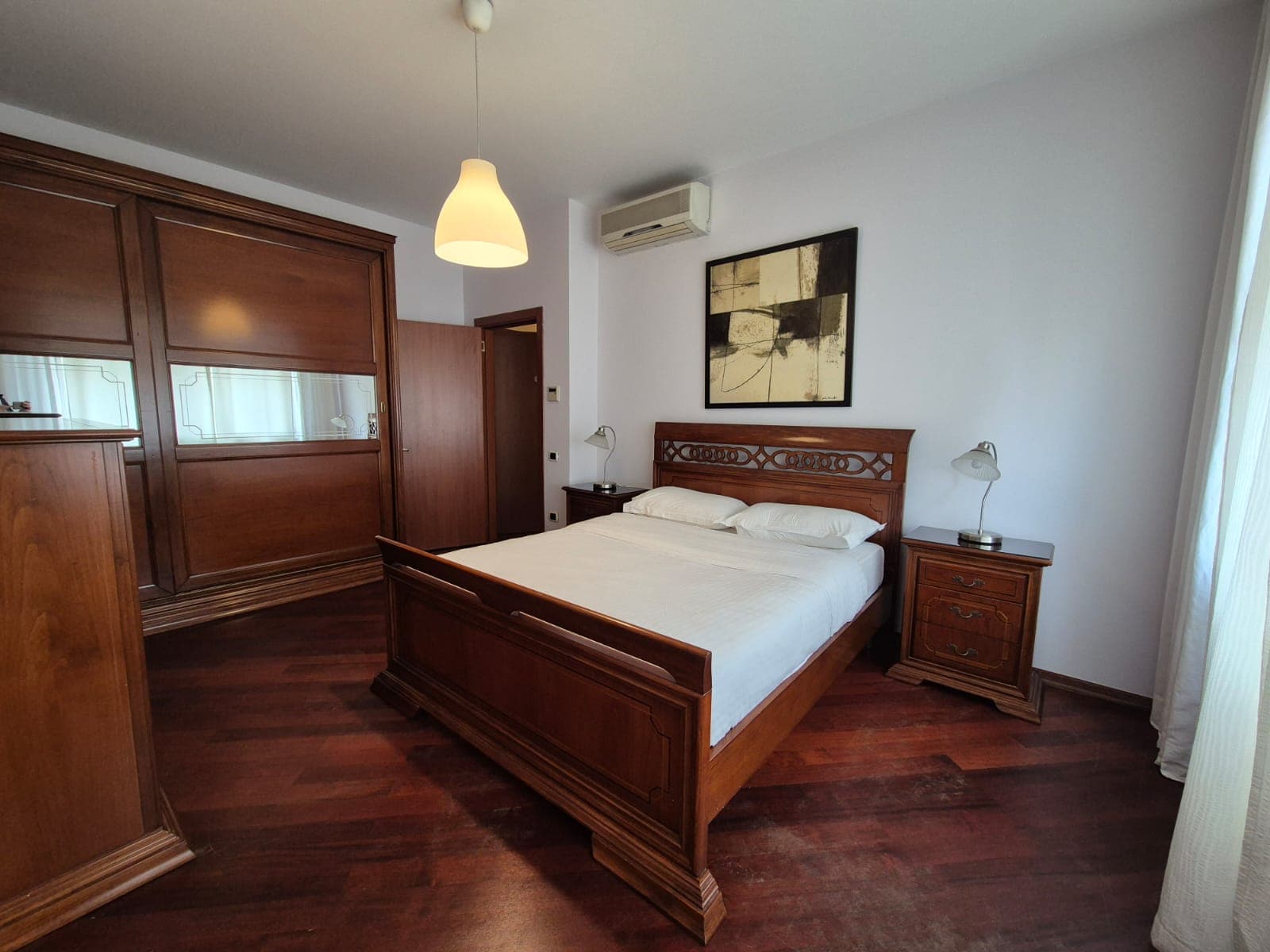 Jepet me qira apartament 2+1+2dhe 1 post parkimi tek Sheshi Willson! 4