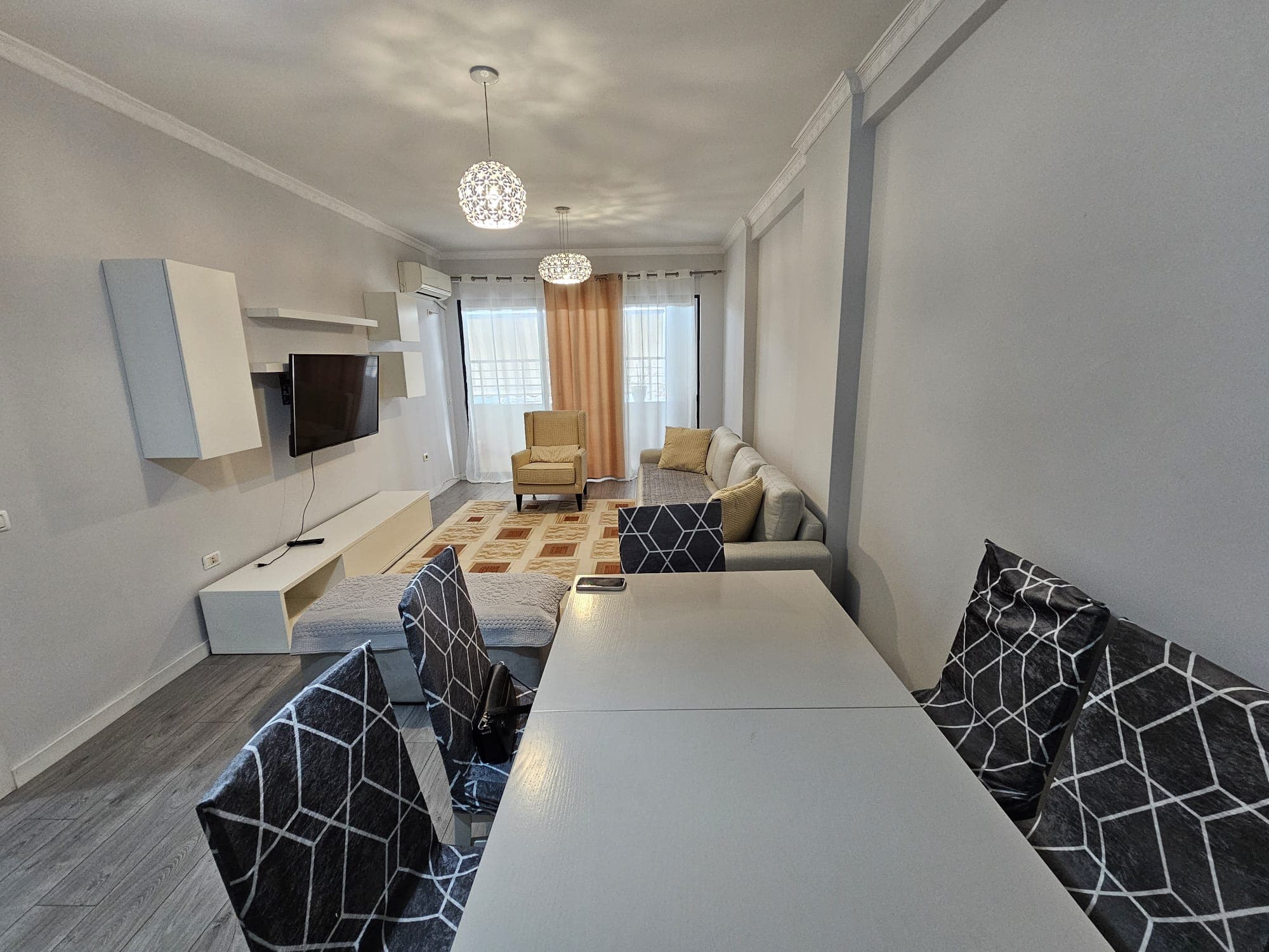 Jepet me Qira Apartament 2+1+2 – Bulevardi Migjeni, Astir !