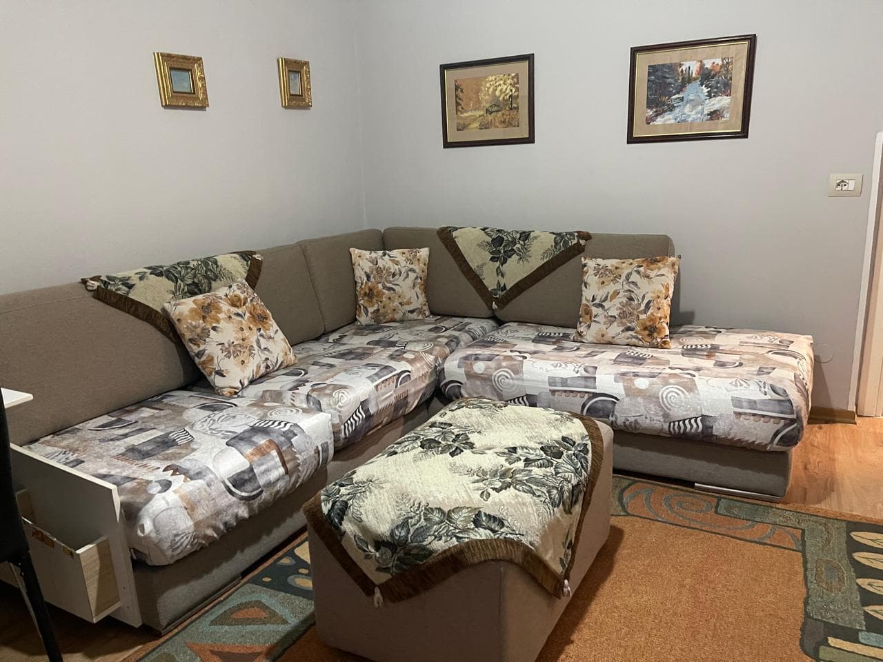 Apartament me Qira 2+1 – Rruga e Kosovareve !