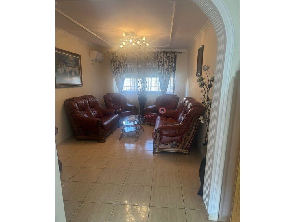 Apartament 1+1 me qira – Rruga Bardhyl !