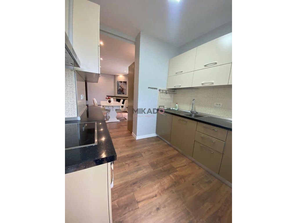 Jepet Apartament Luksoz me Qira – tek Ish Ekspozita! 4