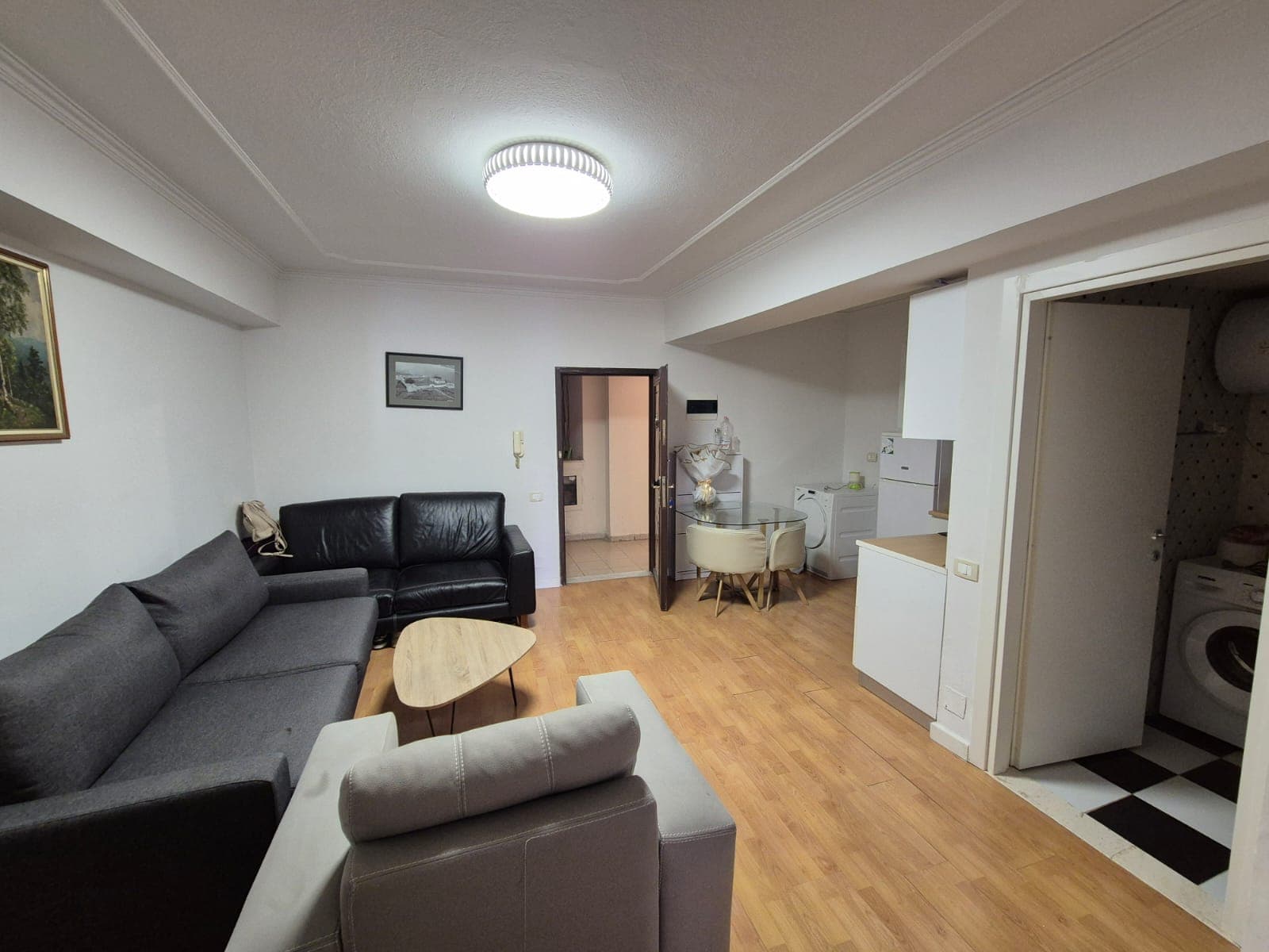 Shitet apartament 2+1 ne Bllok!