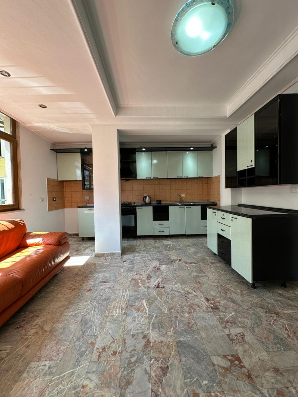 Apartament 2+1 Me Qira - Perballe EHW, Sheshi Willson! 2