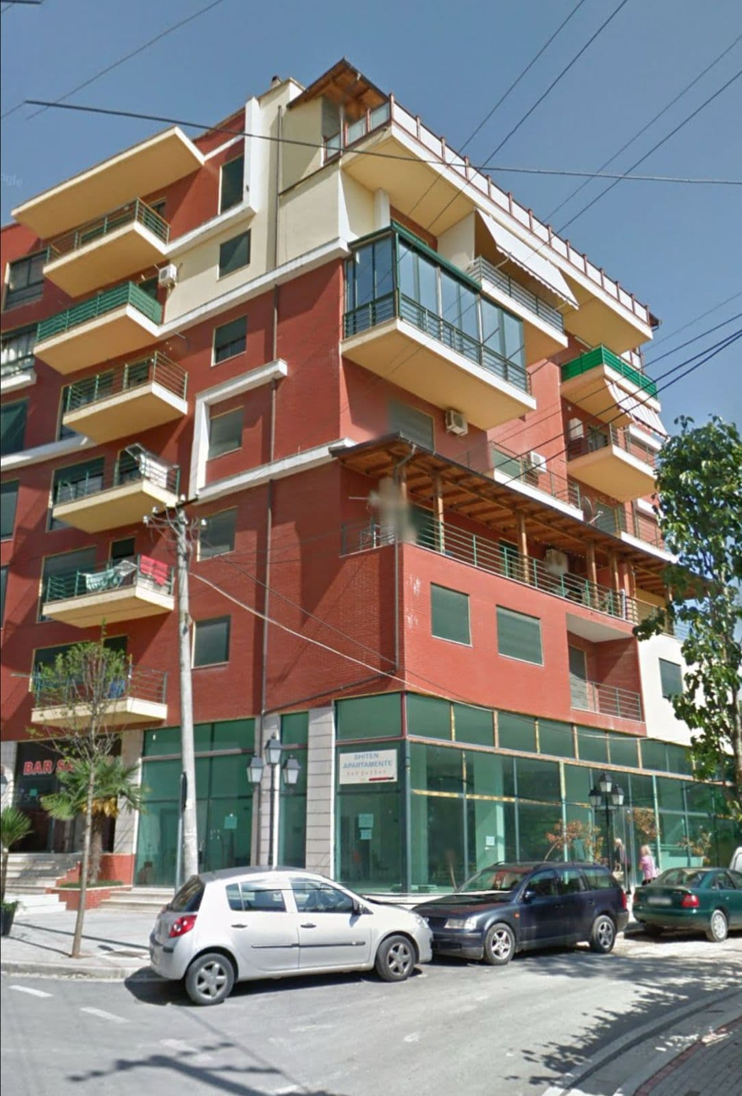 Shitet apartament 2+1+2 tek Restorant Fresku,Fresk!