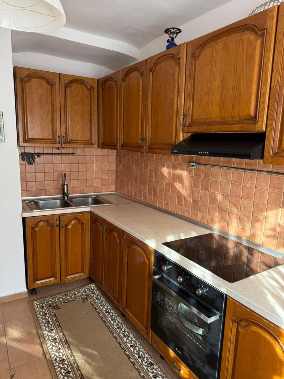 Apartament 2+1 me qira – Rruga e Kavajës ! 2