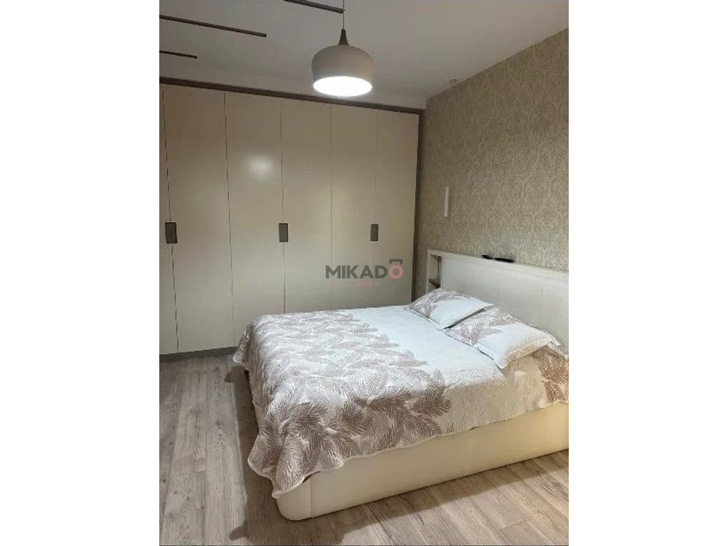 Apartament 2+1+2 me Qira – Rruga Sulejman Delvina, Buzë Rrugës ! 3