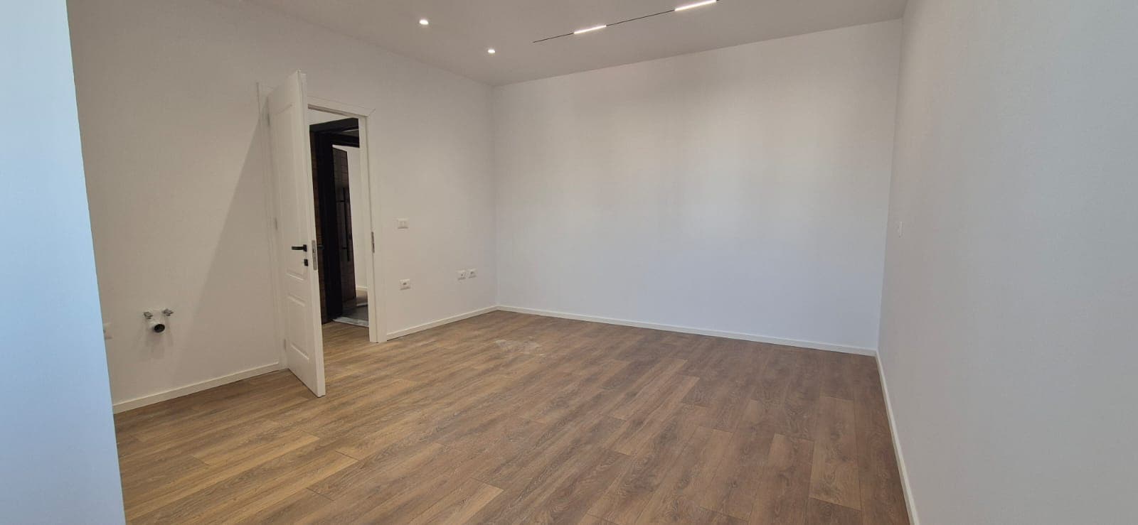 Shitet Apartament 2+1 - Selite, Rruga Fadil Bodinaku! 4