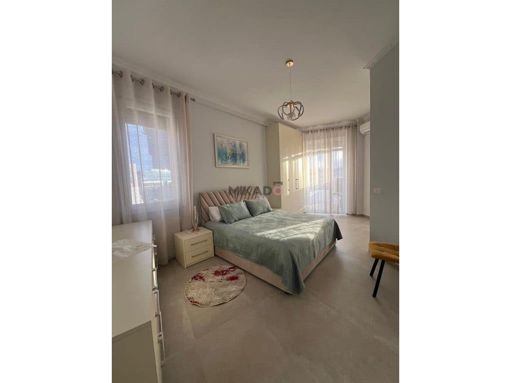 Apartament Lux 2+1+2 me Qira – Kafe Flora (Afer Qendrës së Tiranës) ! 2