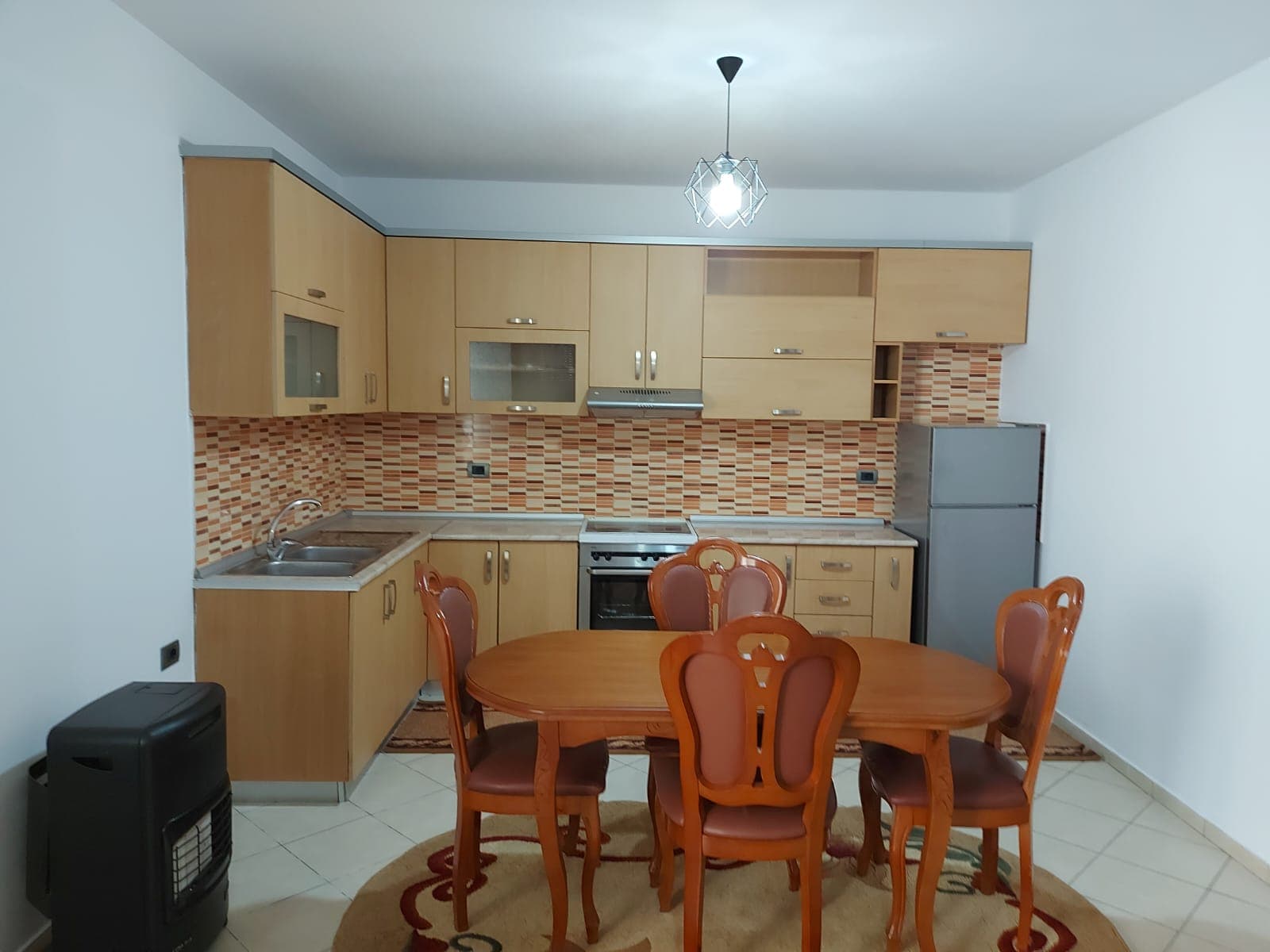 Shtëpi private 2+1 me qira – Stacioni i Trenit ! 3
