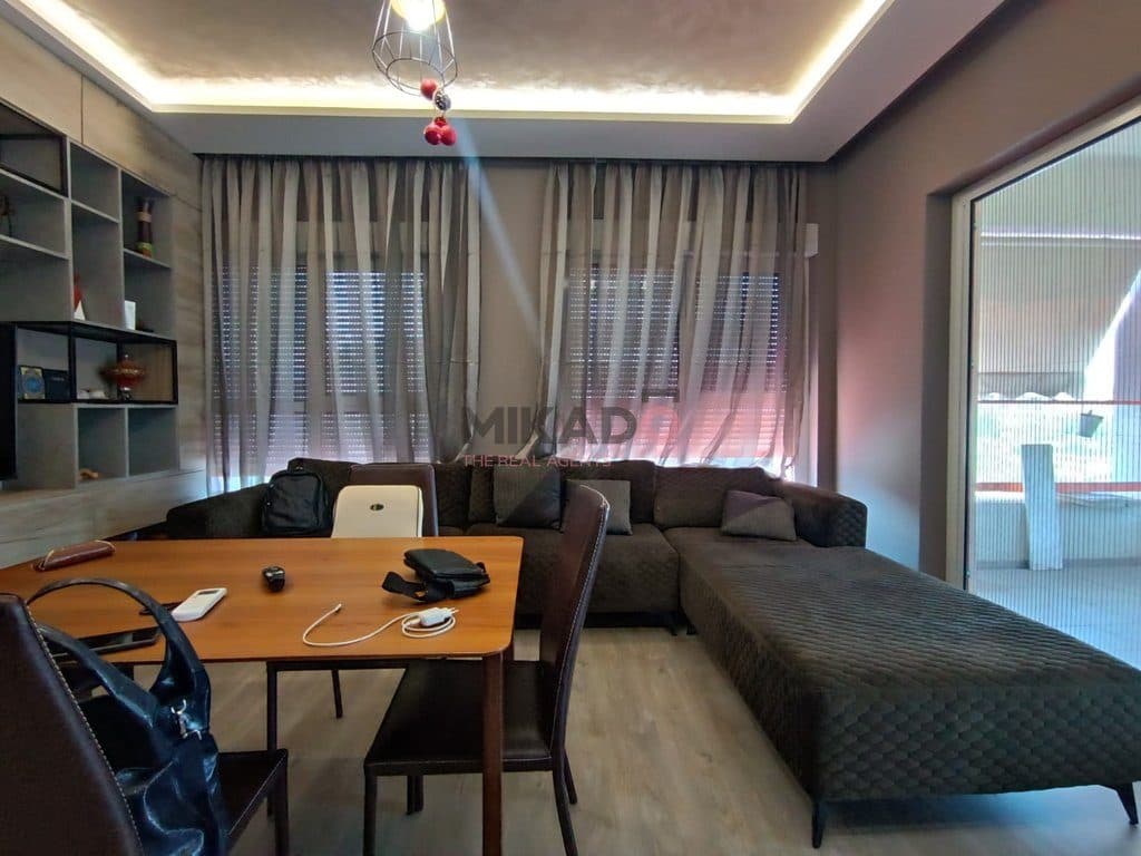 Shitet apartament 2+1 tek Ali Demi! 2