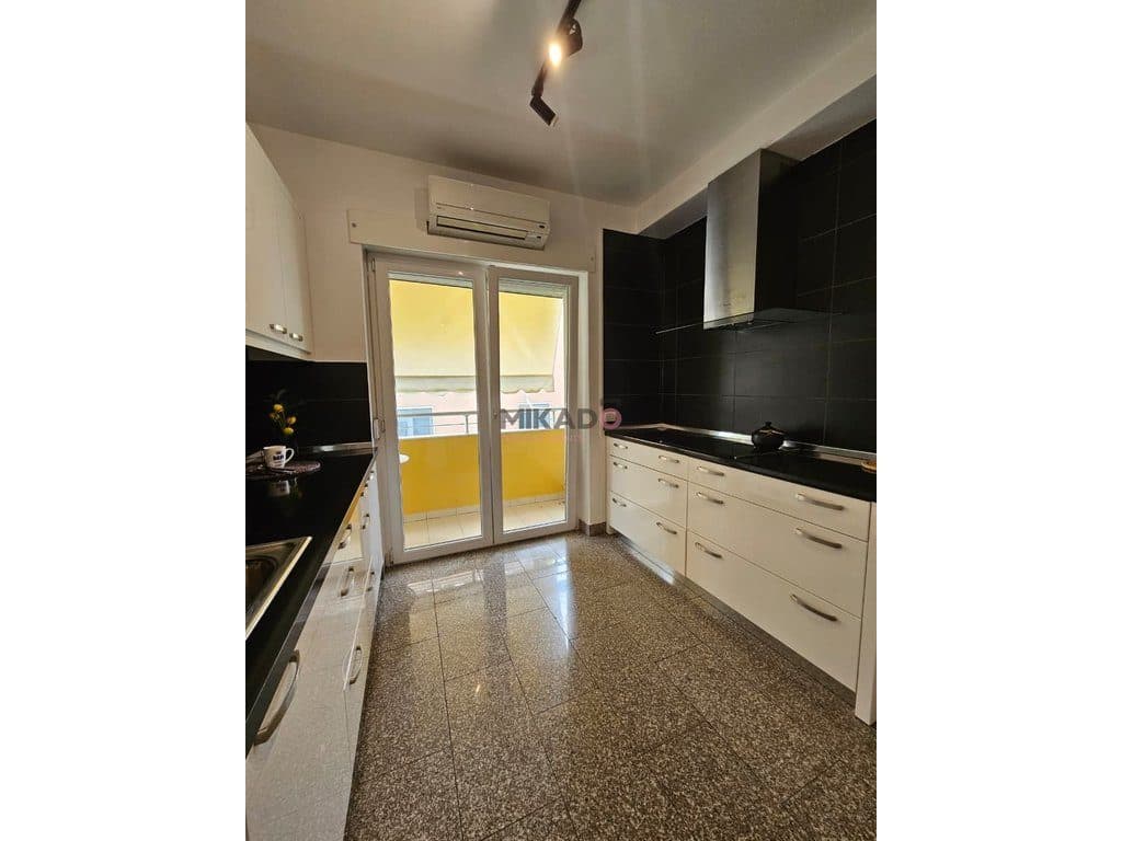 Shitet Apartament 2+1 - Rezidenca "Porta Tirana e Re" ! 3