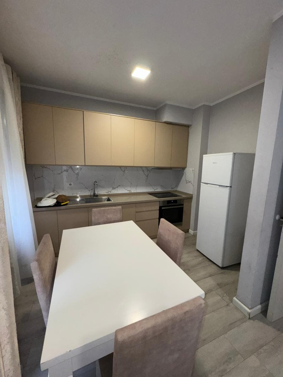 Shitet Apartament 1+1 me Ballkon – Rruga 5 Maji (Concordi)! 3