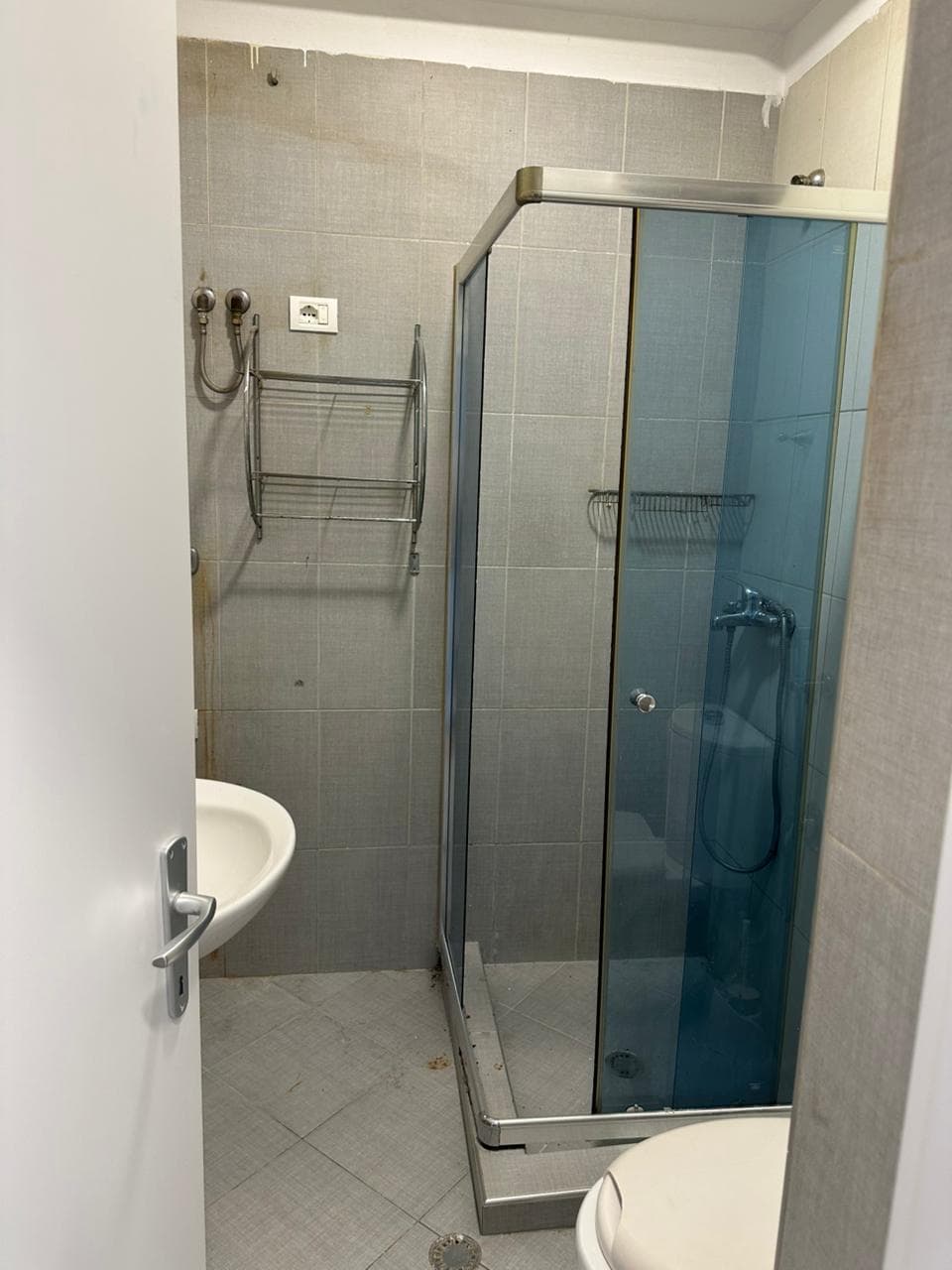 Shitet apartament 2+1 prane Pazarit te Ri! 4