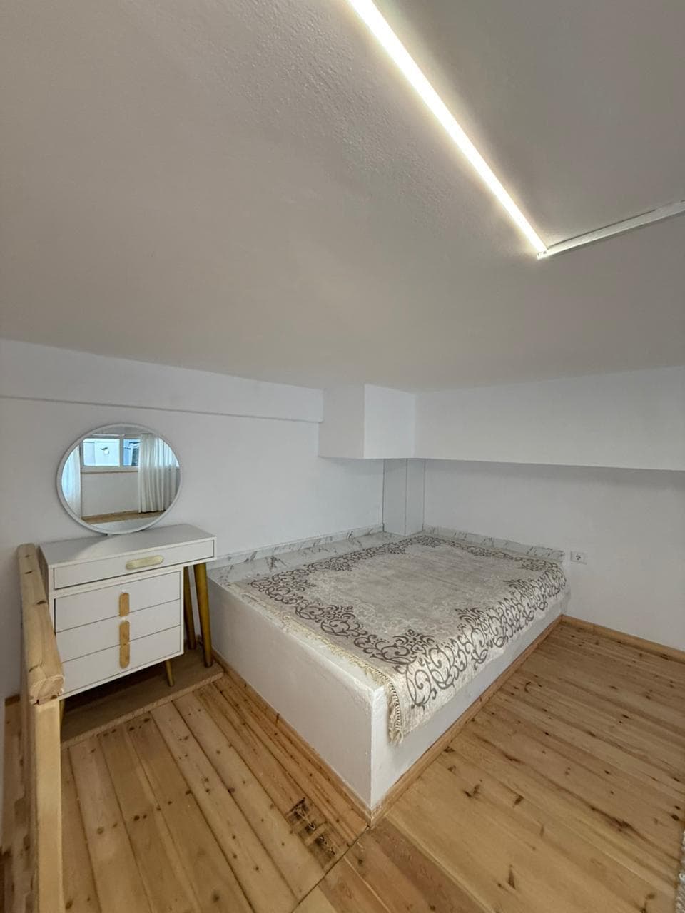 Jepet me Qira Duplex 1+1 – Selvia ! 4