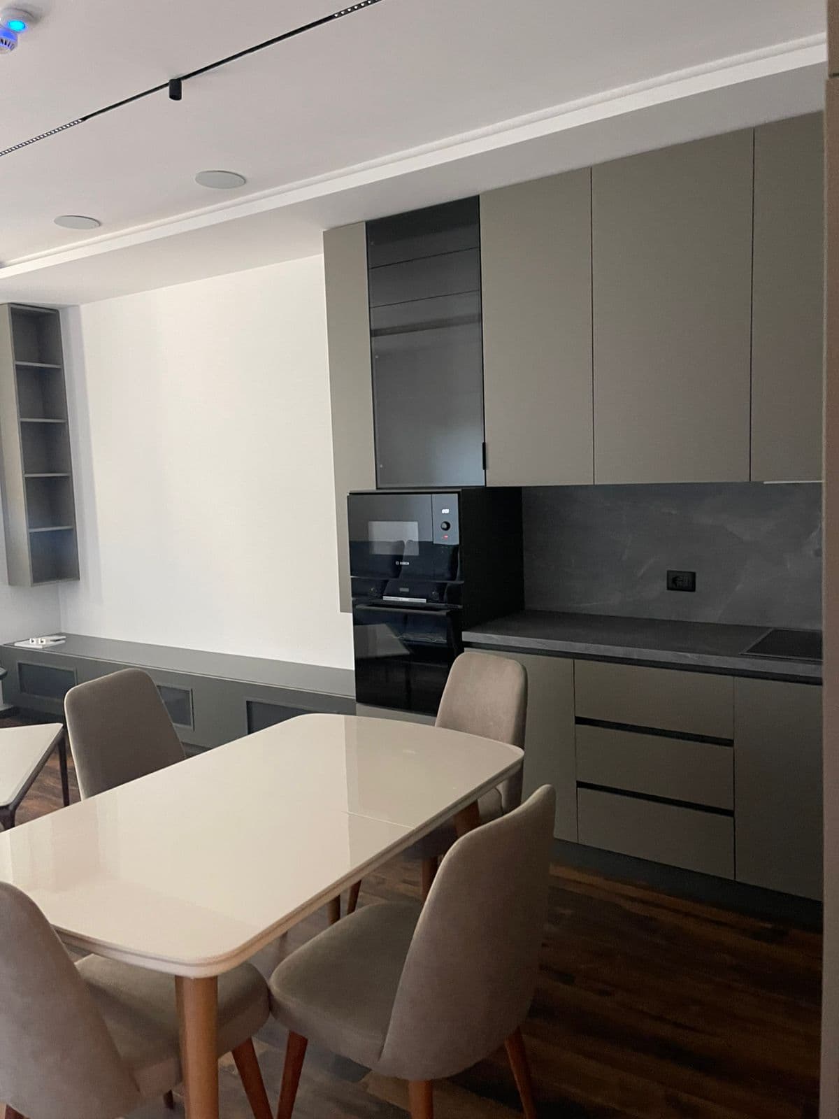 Jepet me Qira Apartament 2+1 tek Lion Park 1! 2